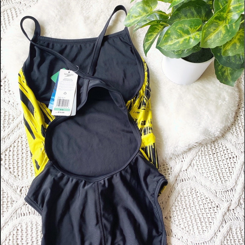 NWT speedo swimsuit✨